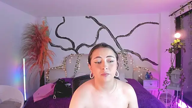 Snapshot of SarahCastro1_ chatting on October 2025 04:12:01 AM SarahCastro1 online show from October 2025 04:12:01 AM