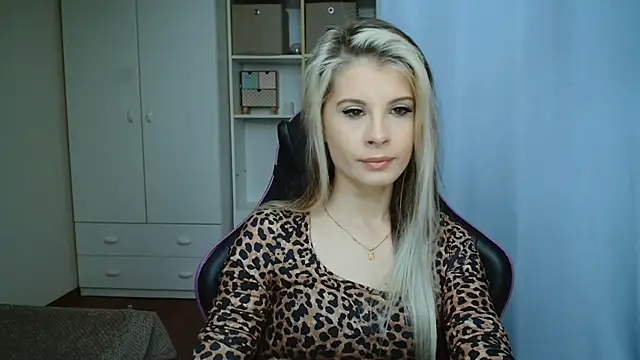 KristineGlow online show from May 2026 06:31:02 AM