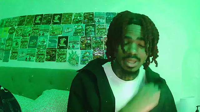 Snapshot of risktakinndolo chatting on September 2025 11:05:02 PM risktakinndolo online show from September 2025 11:05:02 PM