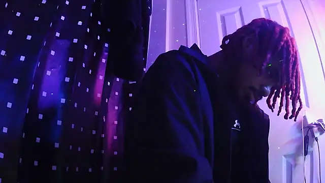 Snapshot of risktakinndolo chatting on October 2025 07:43:01 PM risktakinndolo online show from October 2025 07:43:01 PM