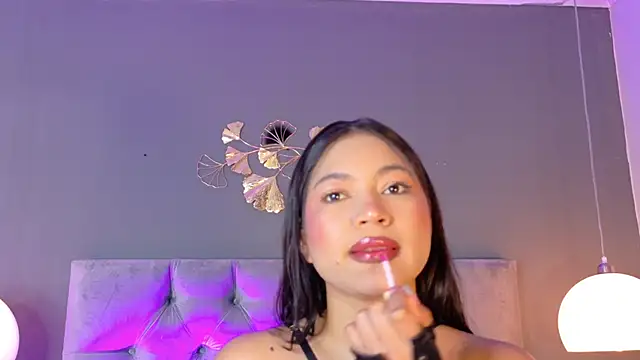 kendalFox  online show from April 2026 02:09:01 AM