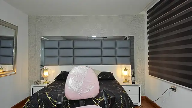 Lucia jane online show from November 2025 07:48:02 PM