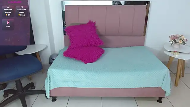 Snapshot of SammySmall_F_w chatting on January 2026 10:24:01 PM SammySmall F w online show from January 2026 10:24:01 PM