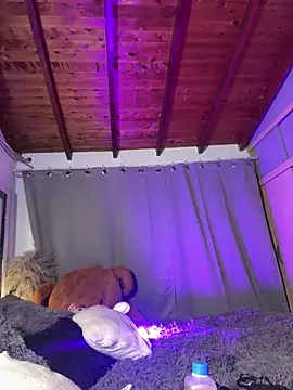 Emiily Moore1 online show from January 2026 11:28:01 PM