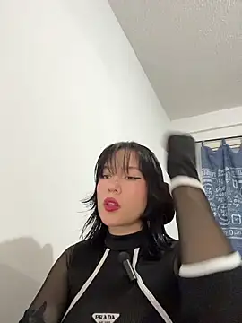 aliciia 23 online show from November 2025 12:32:02 AM