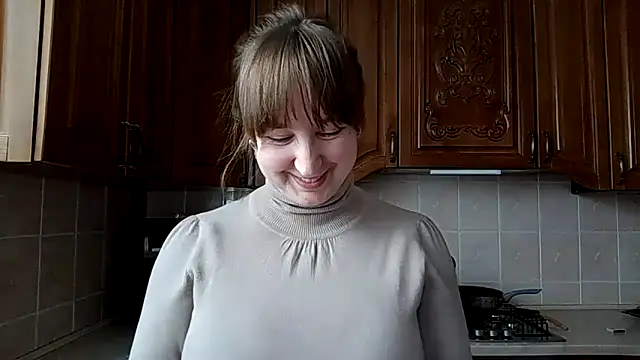 MaroonMoon  online show from April 2026 01:05:02 PM