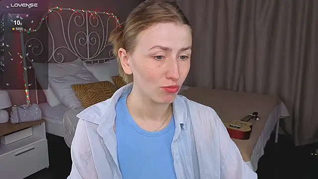 Snapshot of VesperaCeleste chatting on October 2025 05:38:01 AM VesperaCeleste online show from October 2025 05:38:01 AM