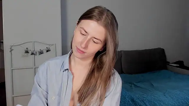 Snapshot of VesperaCeleste chatting on January 2026 08:27:02 AM VesperaCeleste online show from January 2026 08:27:02 AM