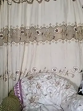 Vyxen   online show from December 2025 04:18:02 AM