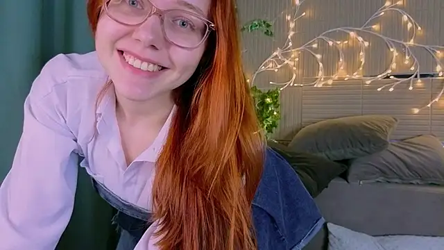 Snapshot of PollyVinice chatting on May 2026 04:36:01 PM PollyVinice online show from May 2026 04:36:01 PM