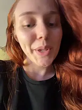 Snapshot of PollyVinice chatting on June 2026 06:02:01 PM PollyVinice online show from June 2026 06:02:01 PM