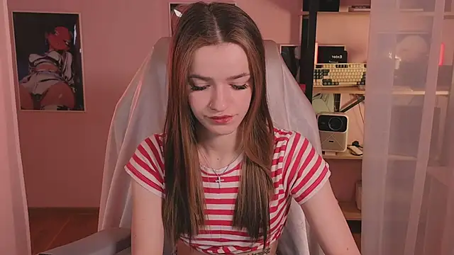 Snapshot of E_l_i_z_e_ chatting on April 2026 05:12:02 AM E l i z e online show from April 2026 05:12:02 AM
