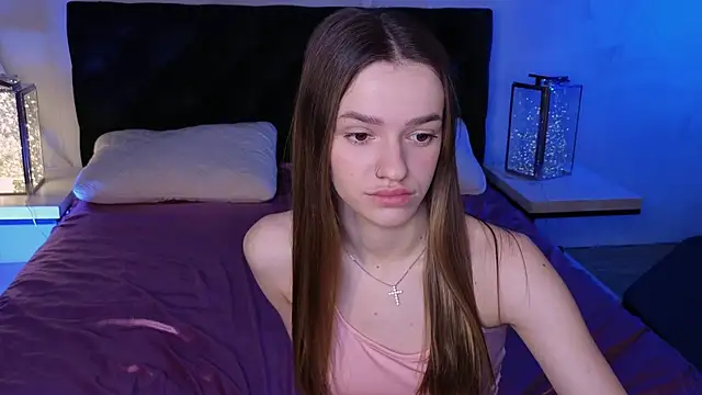 Snapshot of E_l_i_z_e_ chatting on July 2026 05:23:02 AM E l i z e online show from July 2026 05:23:02 AM