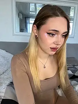 LunaMillie online show from September 2025 08:37:01 AM