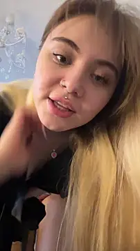 LunaMillie online show from December 2025 02:24:02 PM