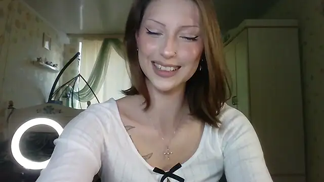 Snapshot of RuxaShade chatting on November 2025 11:09:02 AM RuxaShade online show from November 2025 11:09:02 AM