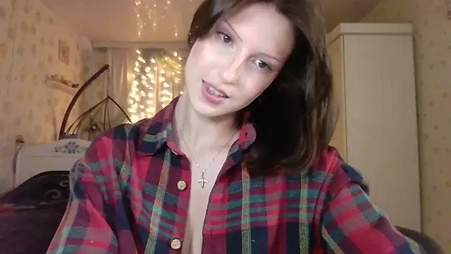 Snapshot of RuxaShade chatting on December 2025 12:44:02 PM RuxaShade online show from December 2025 12:44:02 PM