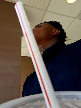 Snapshot of Dropdingo chatting on October 2025 06:52:01 PM Dropdingo online show from October 2025 06:52:01 PM