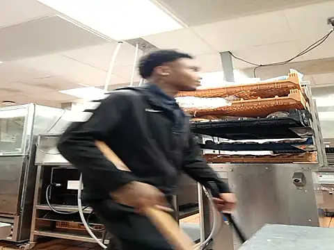 Snapshot of Dropdingo chatting on October 2025 01:50:01 AM Dropdingo online show from October 2025 01:50:01 AM