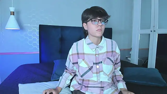 Tsuki Maru online show from September 2025 07:59:01 PM