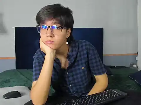 Tsuki Maru online show from October 2025 03:09:02 PM