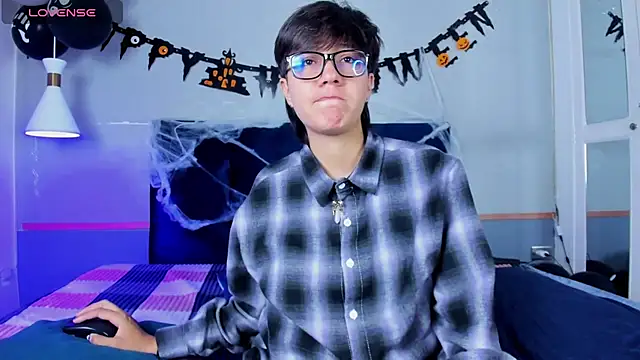 Tsuki Maru online show from October 2025 07:56:02 PM