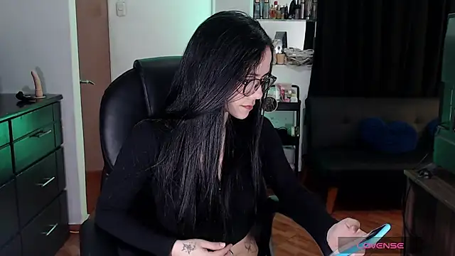 Ashley olivares online show from November 2025 02:33:02 AM