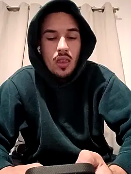 Snapshot of Jadriel23 chatting on October 2025 01:05:01 AM Jadriel23 online show from October 2025 01:05:01 AM