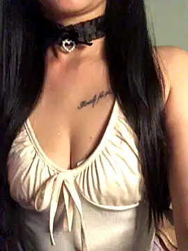 Snapshot of aliceeBae chatting on October 2025 05:47:02 PM aliceeBae online show from October 2025 05:47:02 PM