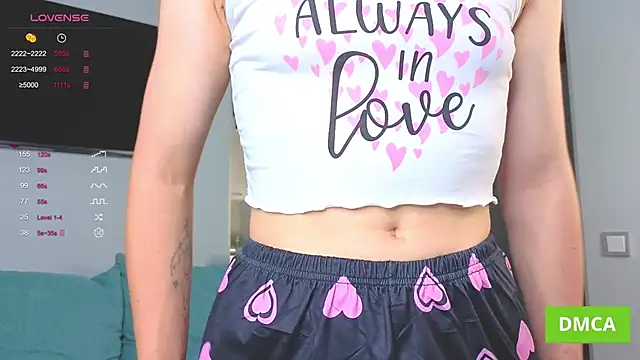 JuliannaWenger online show from October 2025 05:01:01 PM