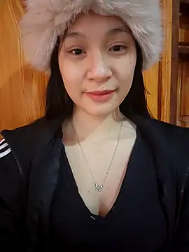 ChiecumBae online show from November 2025 02:01:02 AM