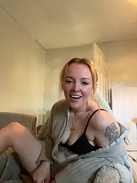 RedHeadRoxyUK online show from November 2025 11:43:01 AM