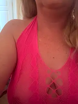 Zoe-101 online show from October 2025 01:56:01 PM