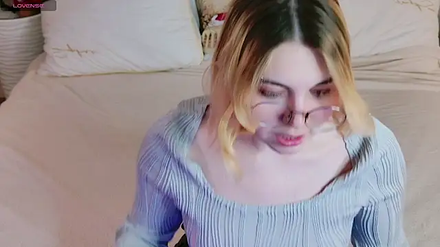 Evie Vall online show from December 2025 05:18:02 PM