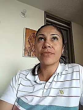 KittyHoleshot87 online show from October 2025 05:54:01 PM