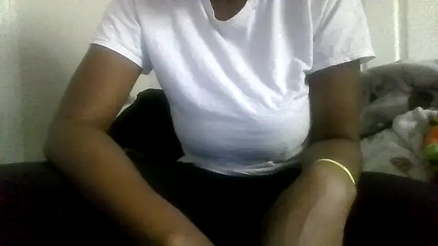 Snapshot of prettymaa chatting on September 2025 09:27:02 PM prettymaa online show from September 2025 09:27:02 PM