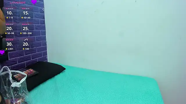 Cora 222 online show from October 2025 11:06:01 AM