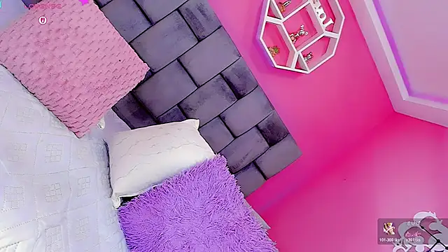 Snapshot of Nauthy_girl chatting on February 2026 01:01:02 PM Nauthy girl online show from February 2026 01:01:02 PM