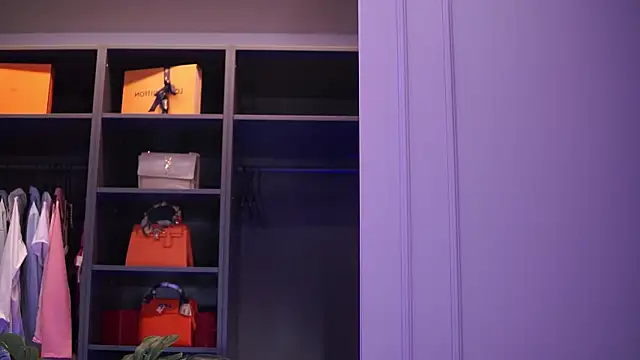 AishaaDevoe online show from September 2025 03:24:01 PM