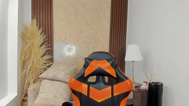 Thais kim online show from April 2026 03:38:01 PM