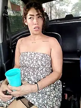 roxyrougee online show from November 2025 04:36:01 PM