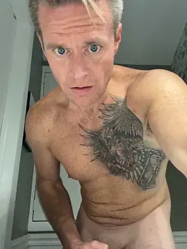 DILFiGuess11 online show from September 2025 03:00:02 PM