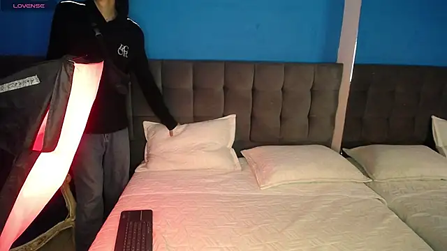 Aaron Fordd online show from October 2025 08:09:02 PM