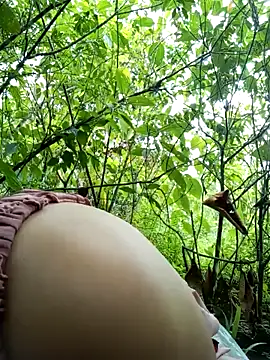 may-squirl online show from September 2025 04:02:02 AM