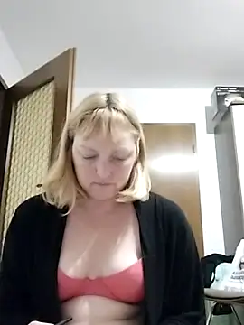 LiluLiluLilu online show from September 2025 08:23:01 PM