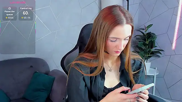 Alisha Green online show from October 2025 09:31:01 AM