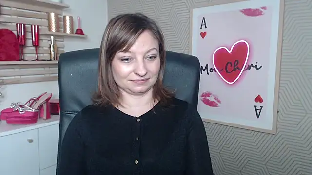 Snapshot of angelaSamt chatting on February 2026 06:37:01 AM angelaSamt online show from February 2026 06:37:01 AM