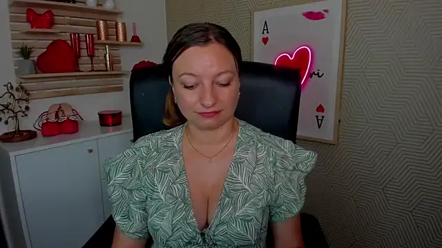 Snapshot of angelaSamt chatting on June 2026 05:41:02 AM angelaSamt online show from June 2026 05:41:02 AM