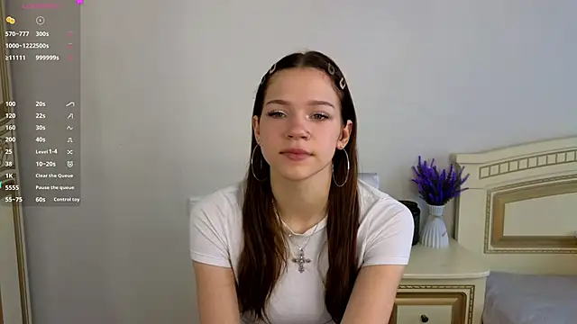 VelvetRisque online show from April 2026 06:17:01 AM