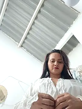 Snapshot of Amanda39 chatting on April 2026 11:02:02 PM Amanda39 online show from April 2026 11:02:02 PM